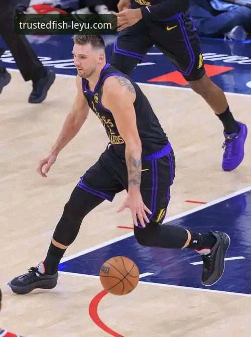 湖人客场力克步行者，东契奇43分表现详解